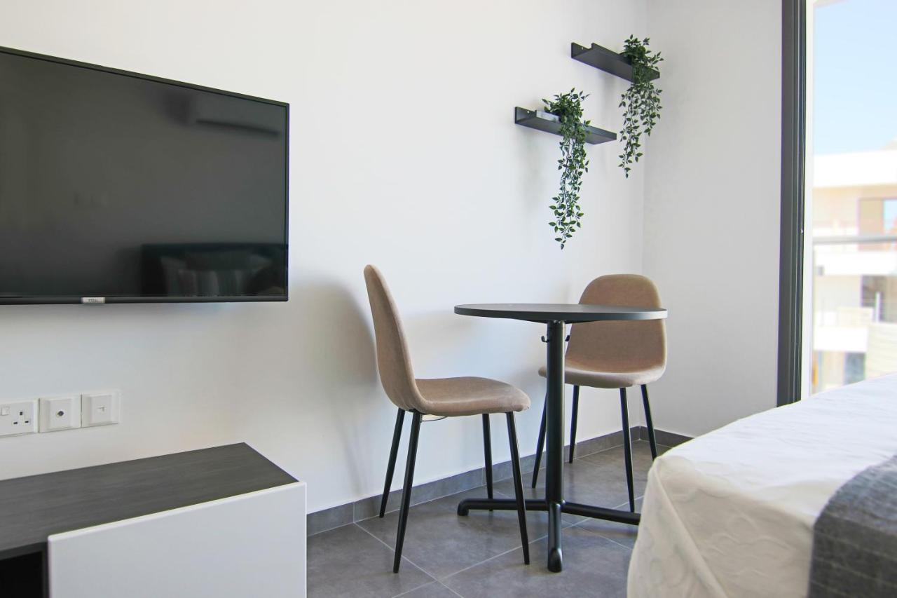 파포스 Phaedrus Living: Seaside Luxury Flat Athina 116 아파트 외부 사진