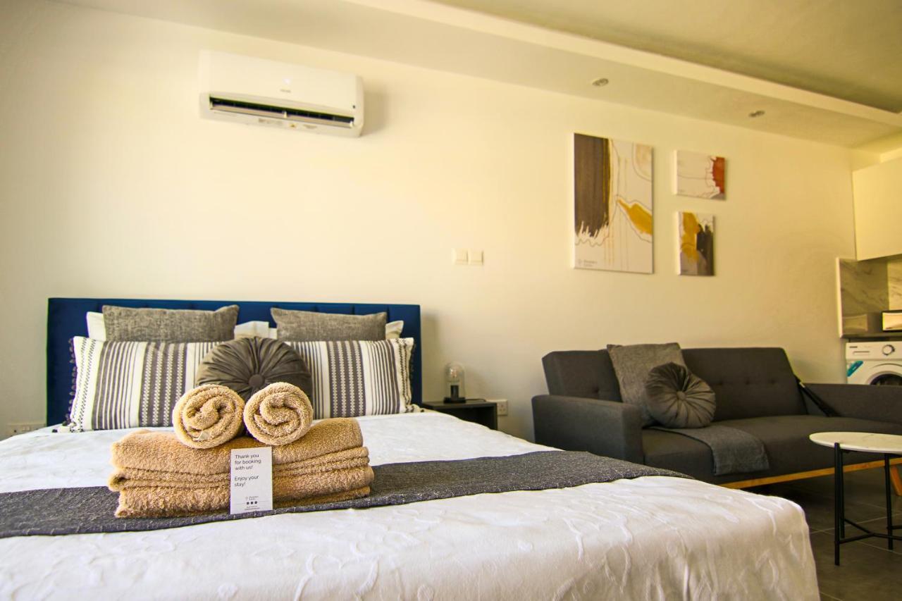 파포스 Phaedrus Living: Seaside Luxury Flat Athina 116 아파트 외부 사진