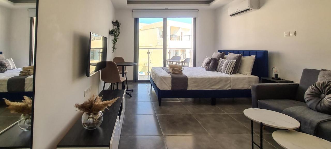 파포스 Phaedrus Living: Seaside Luxury Flat Athina 116 아파트 외부 사진